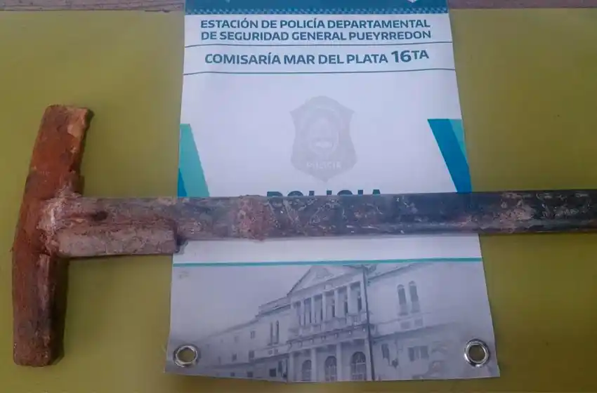 Hicieron un "boquete" para robar una casa: tres detenidos