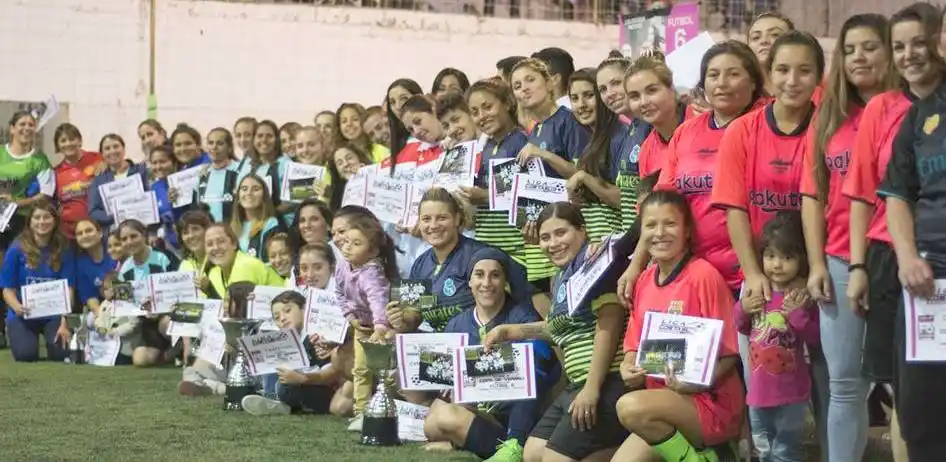 El fútbol femenino ganó por goleada