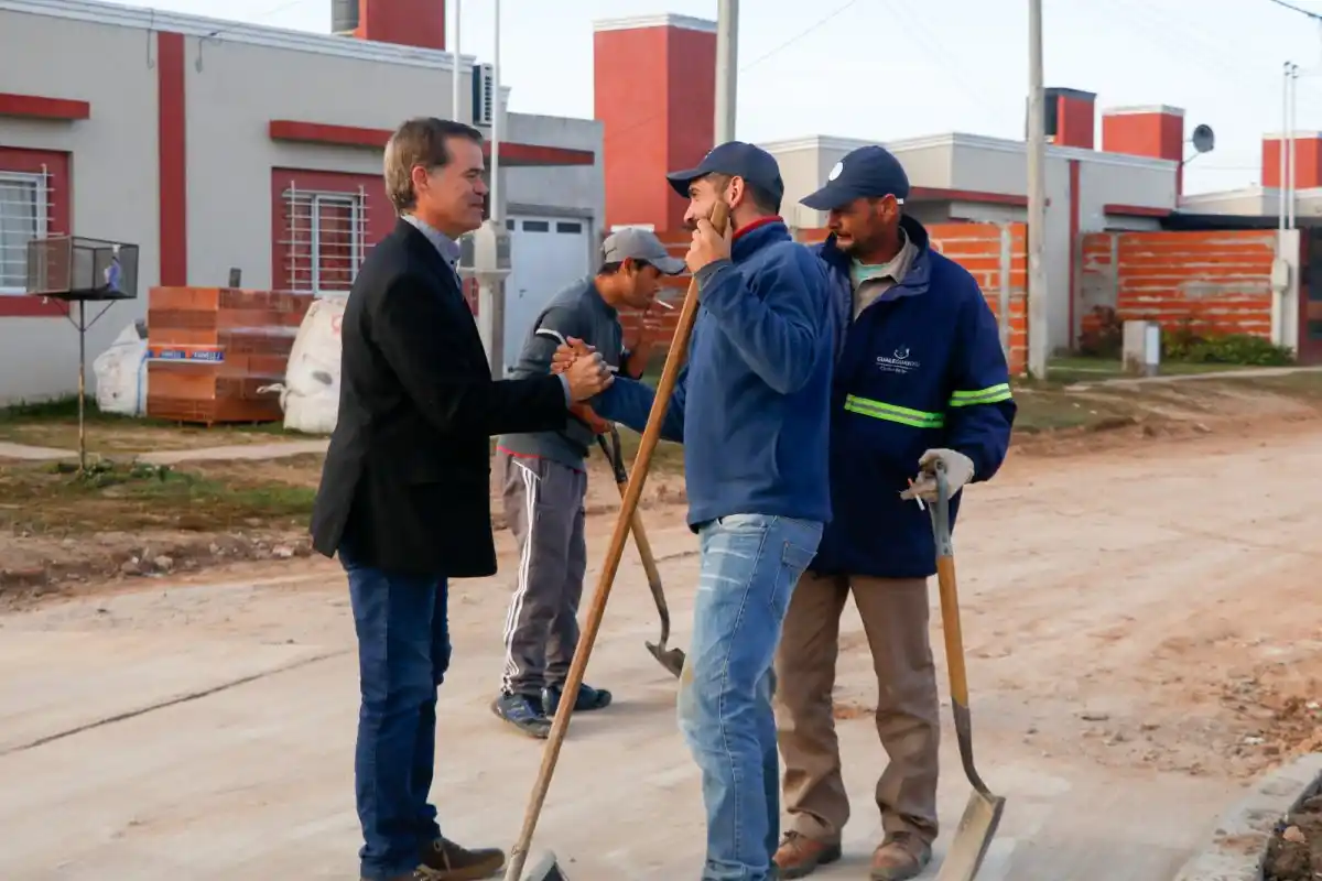 El Intendente recorrió la obra finalizada del canal de Juan B. Justo