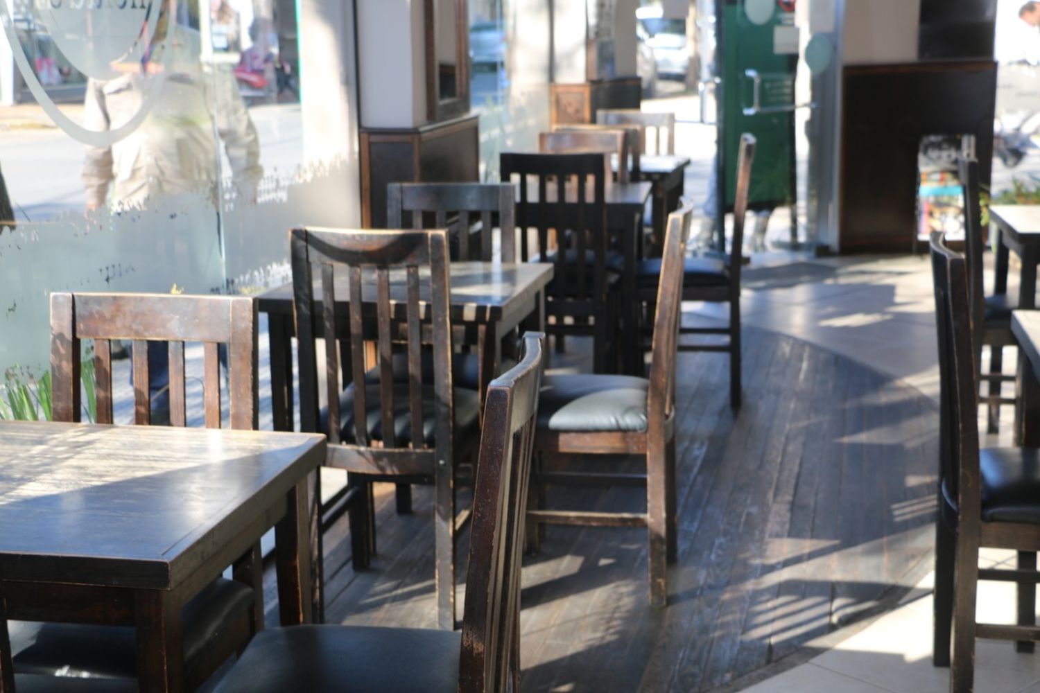 Famosa cafetería en su peor momento: "Sobrevivimos con el café al paso"