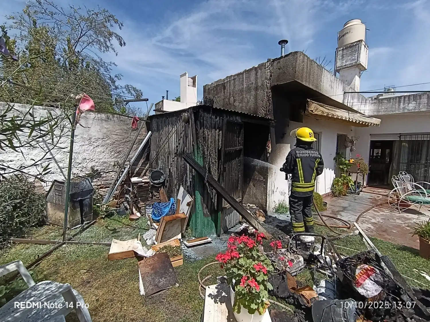 El incendió afectó un pequeño galpón. Foto: BVVT