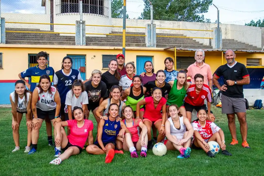 Tres Arroyos abre los cuartos de final