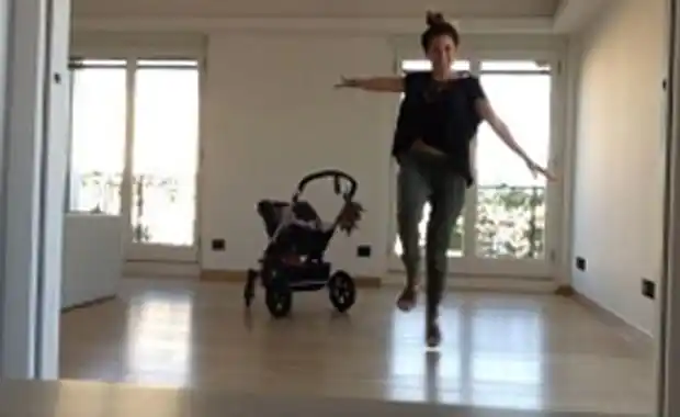 Las fotos de Jimena Barón recién llegada a Milán: “Mi bebé y yo bailando en nuestra casa nueva”