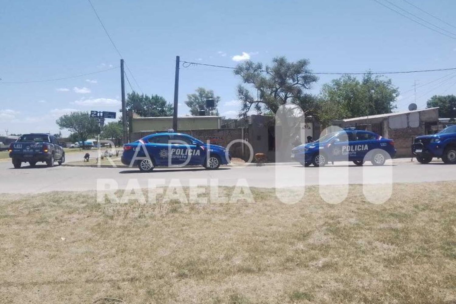 Efectivos policiales en el domicilio