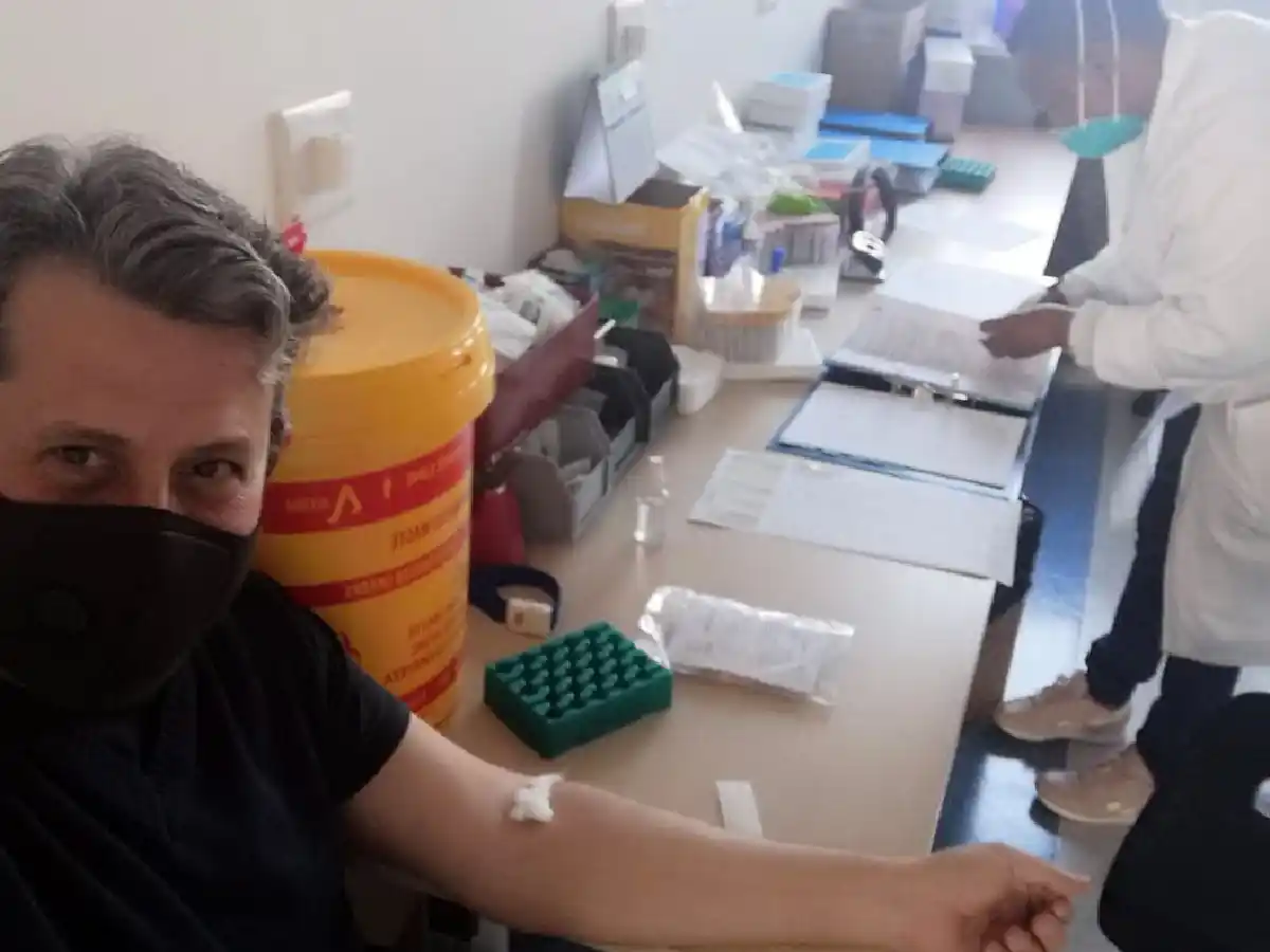 El primer argentino en recibir la vacuna de Oxford cuenta su experiencia