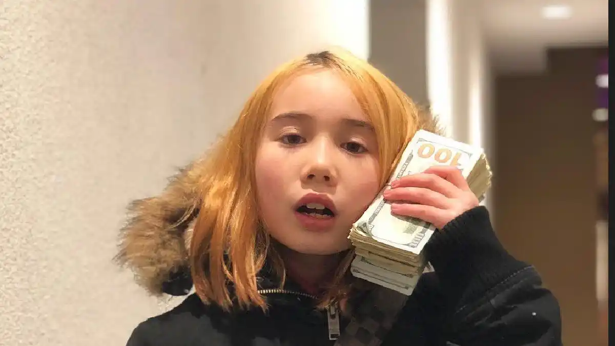 Las extrañas circunstancias que rodean la muerte de la rapera Lil Tay a sus 14 años