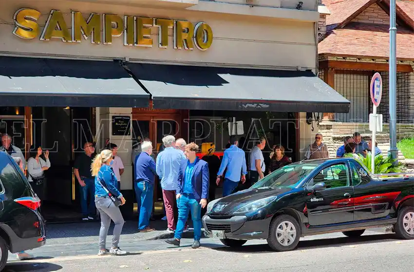 Emotiva despedida al ex intendente Carlos Arroyo