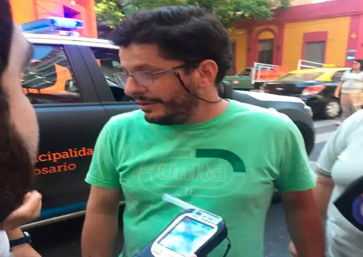 Un taxista alcoholizado provocó un escándalo