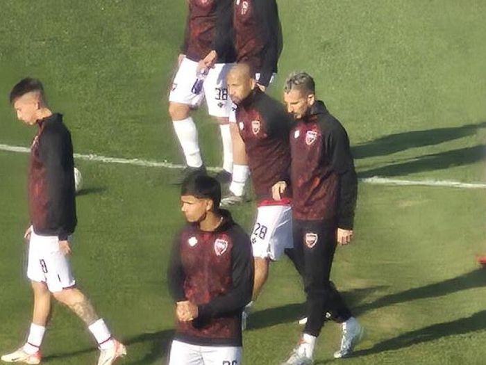 Insólito: Keylor Navas no se presentó y Benedetto tuvo que ser el arquero suplente