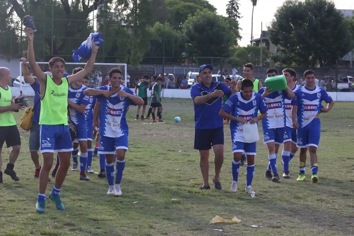Sportivo Larroque empató y clasificó para la final por el segundo ascenso