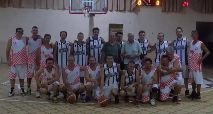 El Maxi de Paraná recibió a Atlético Baradero