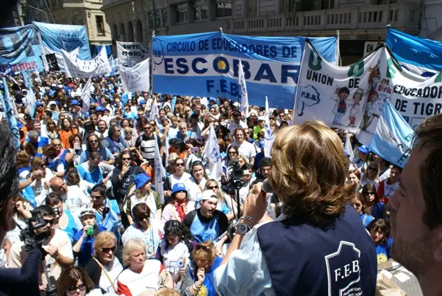 Docentes: Frente Gremial amenaza con medidas "severas" si no hay convocatoria de Scioli