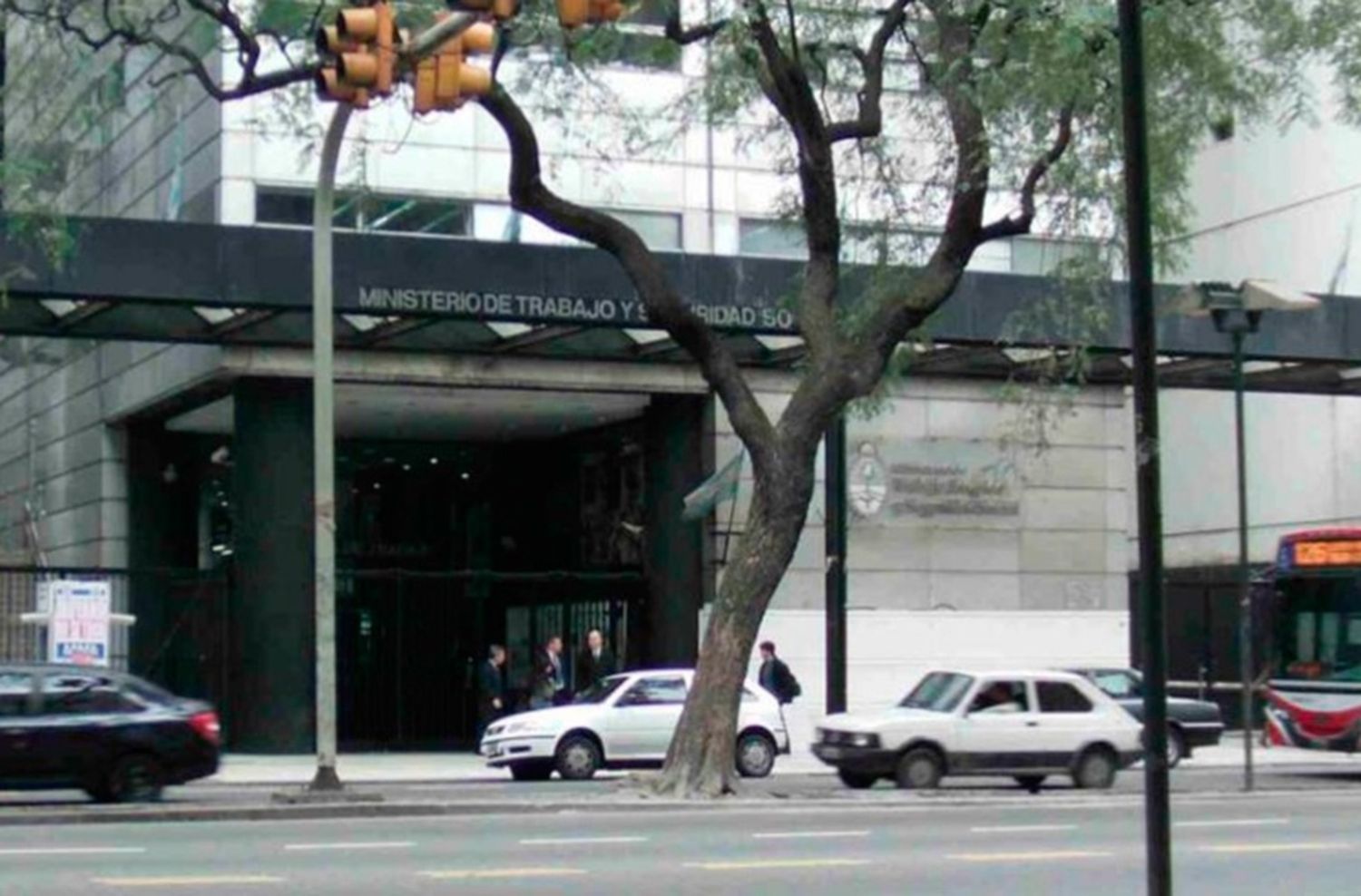 El Consejo del Salario se reúne para fijar un nuevo aumento del piso salarial