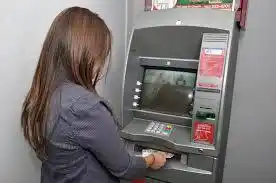 Prosigue el pago de haberes a estatales
