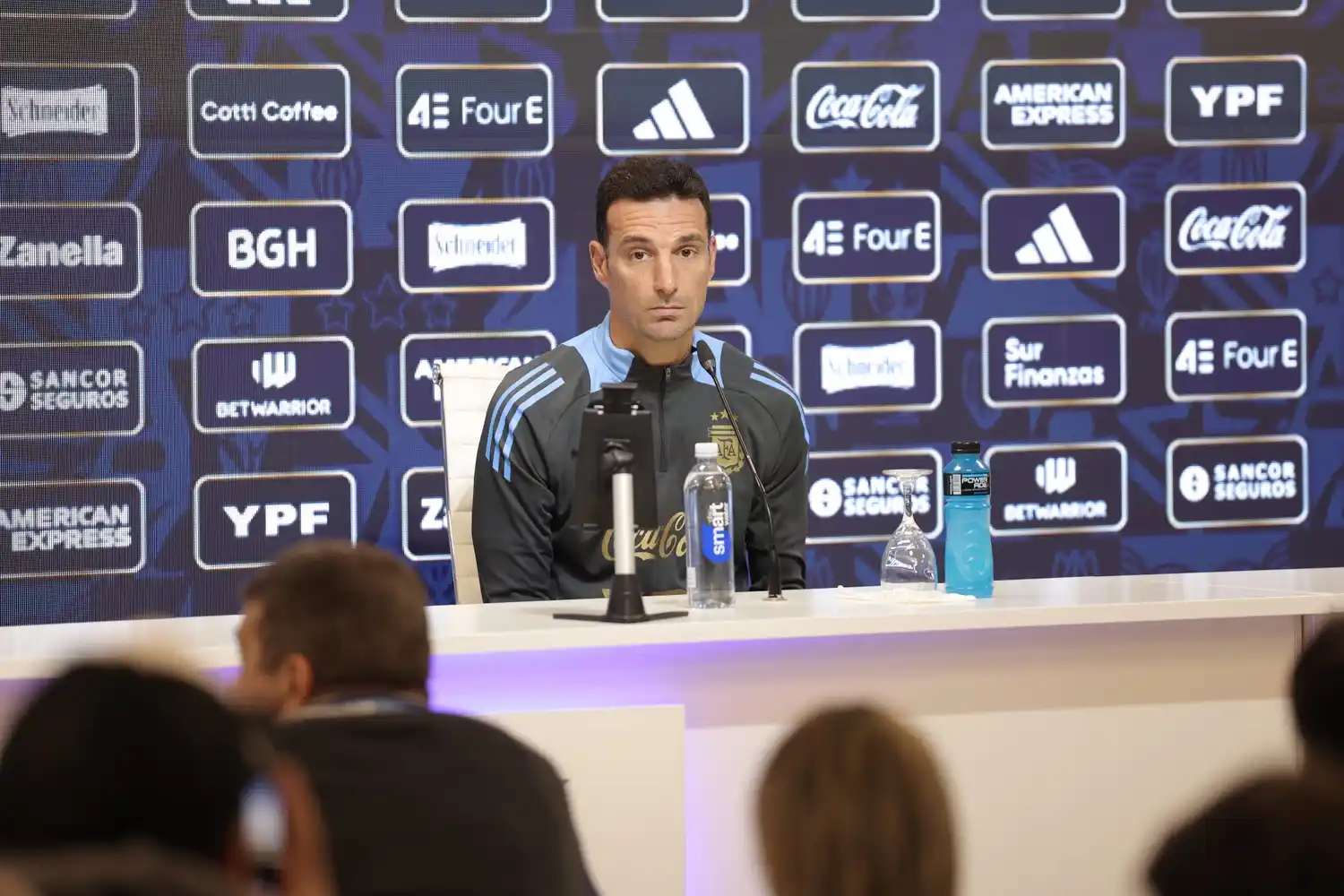 El DT habló de todo en conferencia de prensa.