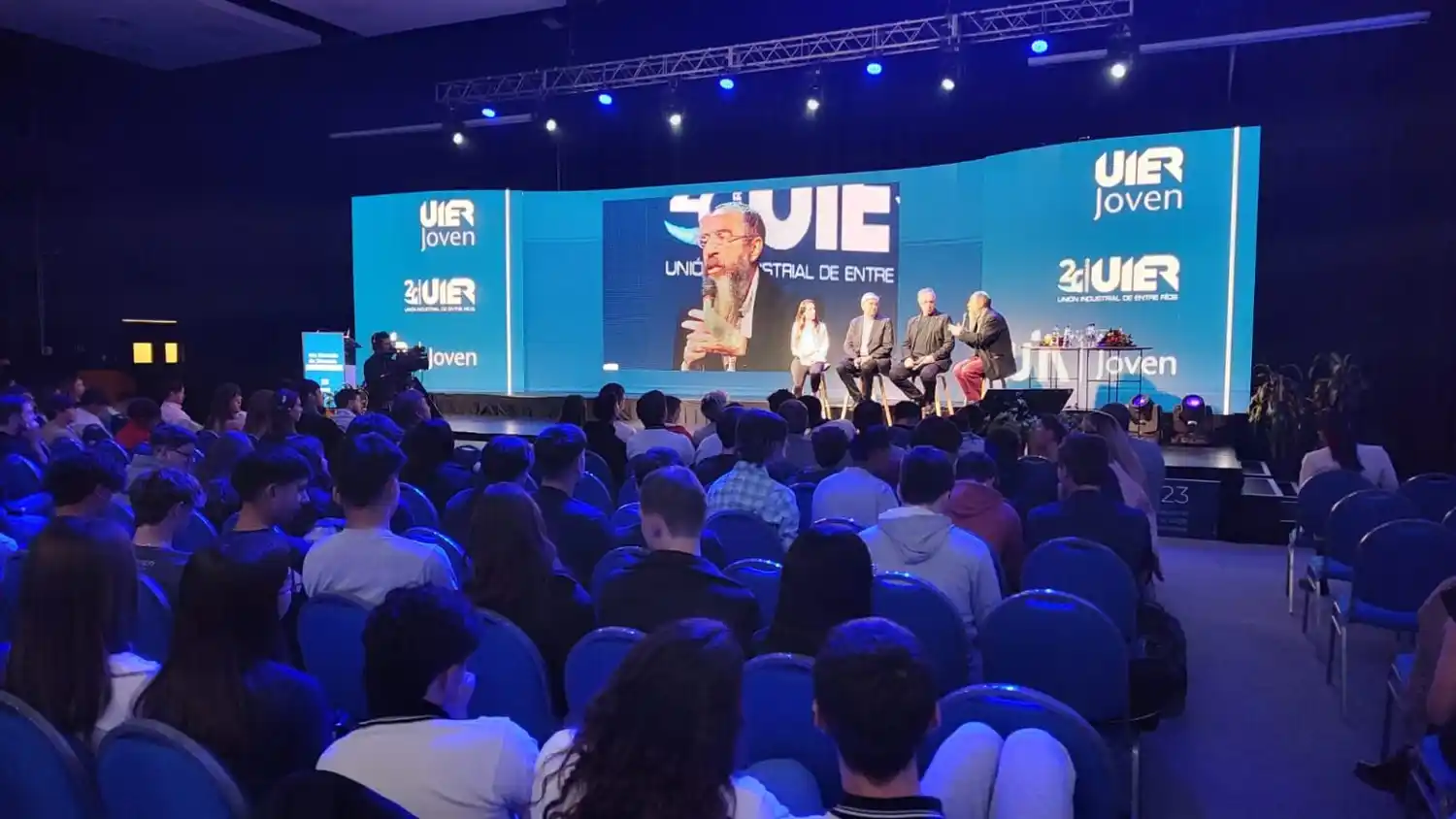 Los jóvenes industriales llamaron a “dialogar para cambiar la realidad”