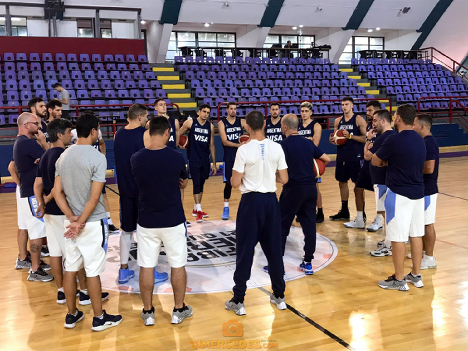Argentina afronta su debut ante Venezuela