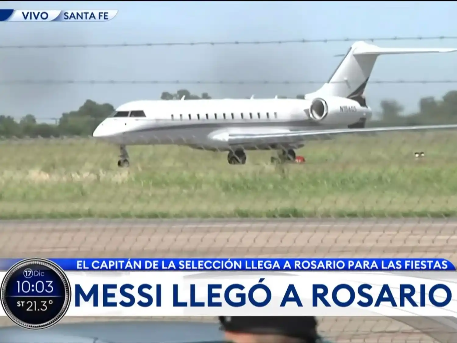 La familia Messi arribó al aeropuerto de Sauce Viejo a las 10 hs.Foto:Captura TN