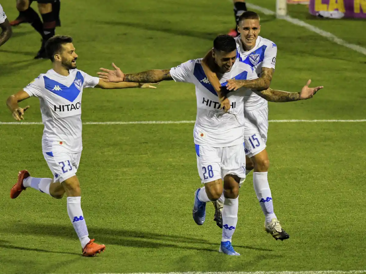 Vélez logró un triunfazo en Rosario