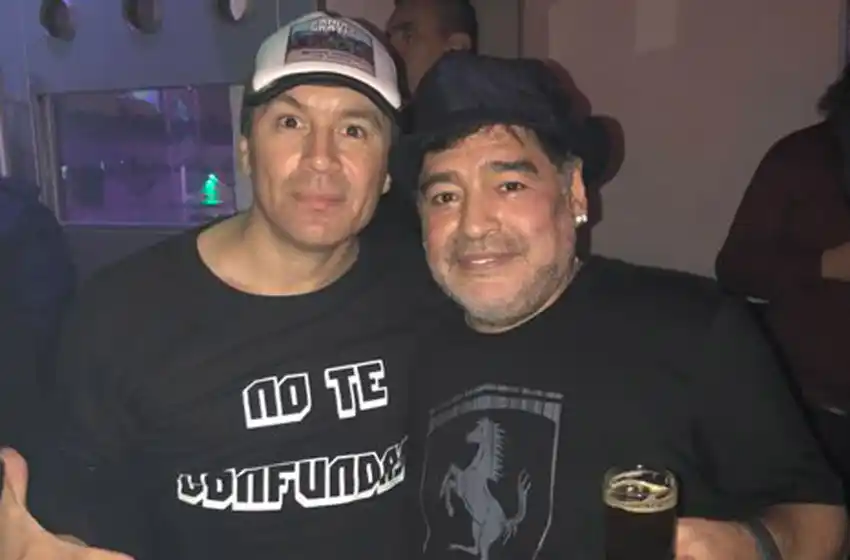 Maradona asistió a un recital de Damas Gratis