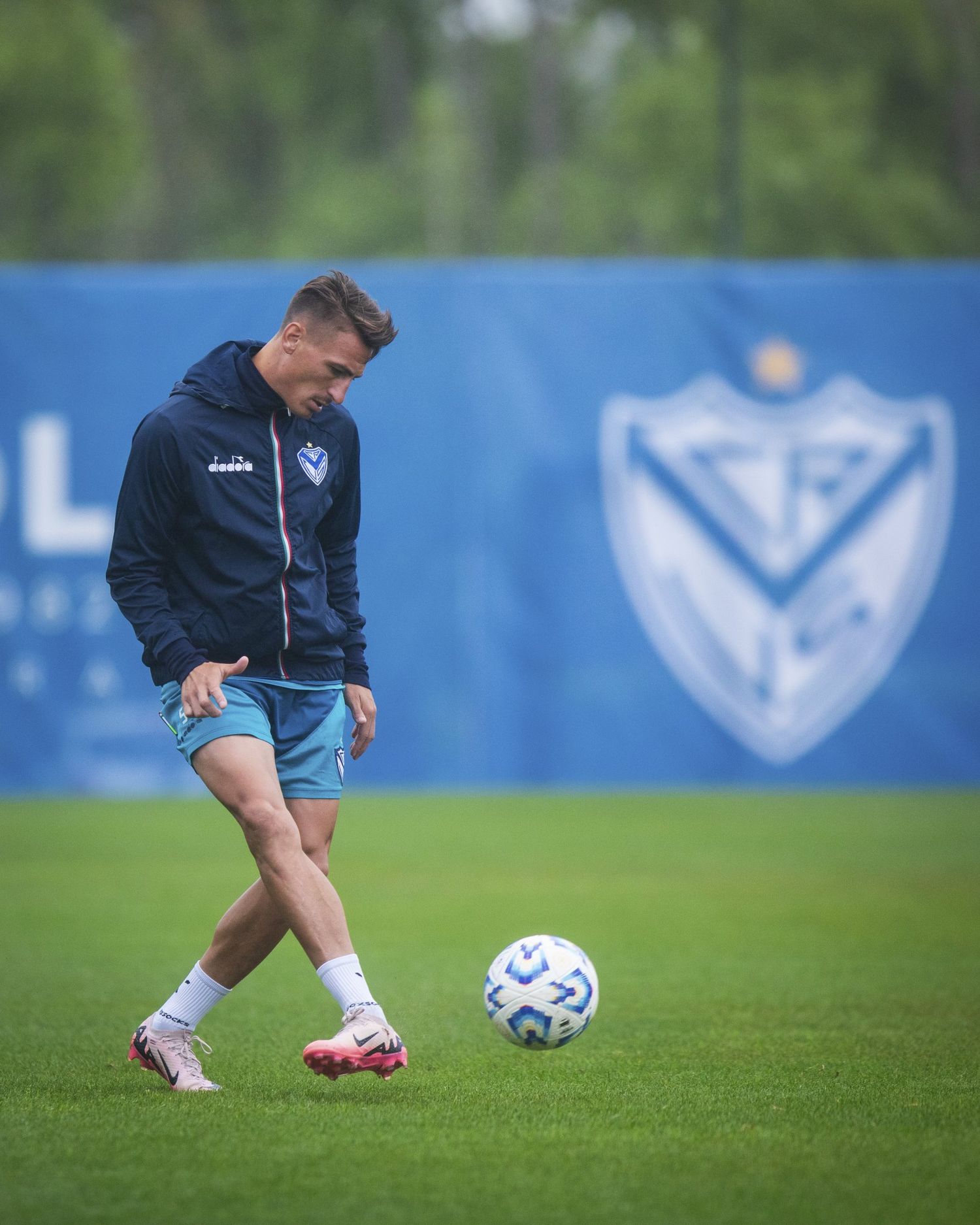 Romero, goleador de Vélez y del campeonato.