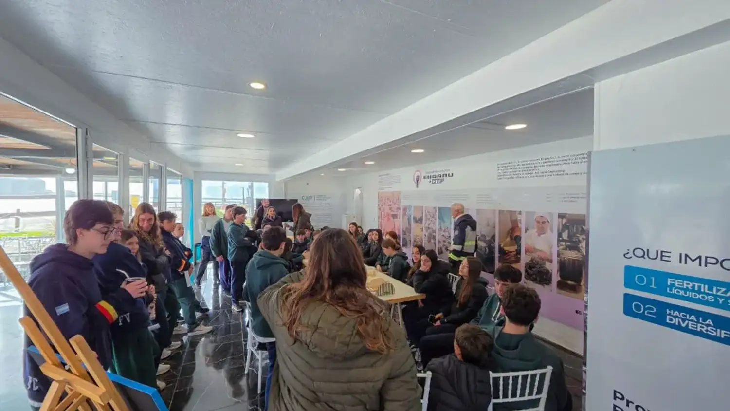 Visita alumnos de Balcarce al CIP
