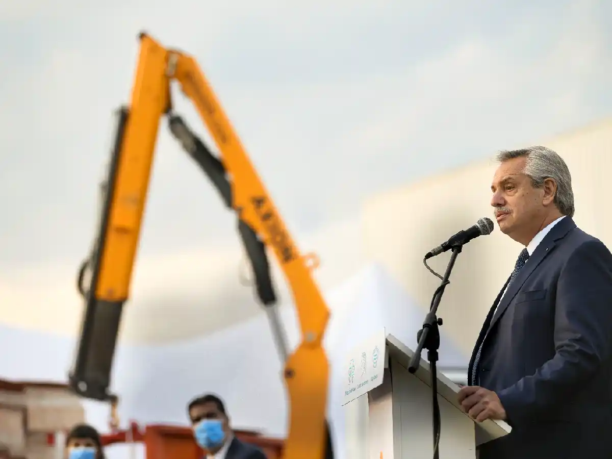 Fernández dijo que "prefiere" la Argentina de "la industria en funcionamiento" en lugar de "especulación financiera"