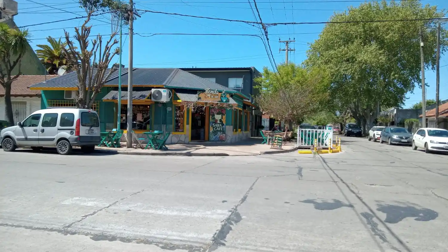 Uno de los comercios afectados en la zona.