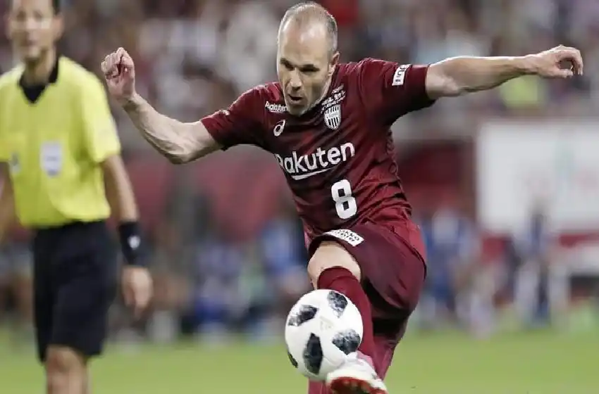 Debut con derrota para Iniesta en Japón