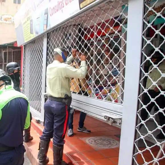 ¡Cerrados por violar la cuarentena! 87 comercios en Puerto La Cruz