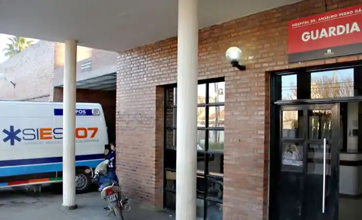 Un niño se puso a jugar con una bala y un encendedor, detonó y terminó en el hospital