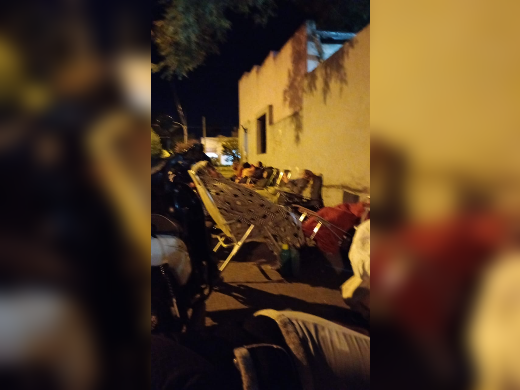 Cola desde la noche anterior para inscribirse en los cursos del Centro de Formación Laboral
