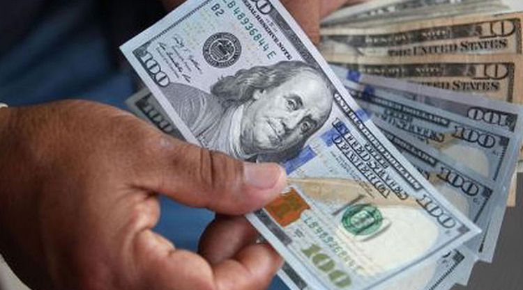 El dólar oficial sin freno: vuelve a subir este jueves y ya cotiza cerca de los $1400