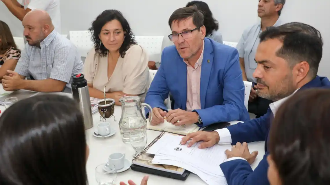 "La prioridad de este gobierno son los aprendizajes y para eso es fundamental que los chicos y chicas estén el 26 de febrero en las escuelas con sus docentes”, expresó José Goity.