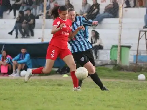 Independiente eliminó a Juventud en semifinales y va por la defensa del título (foto archivo).
