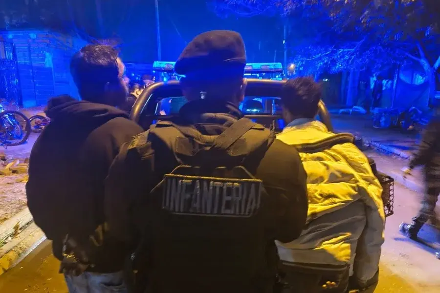 Detenidos con drogas en zona oeste.