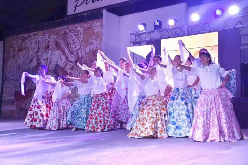 Pirané recibió el 25 de mayo
con una Velada Patriótica