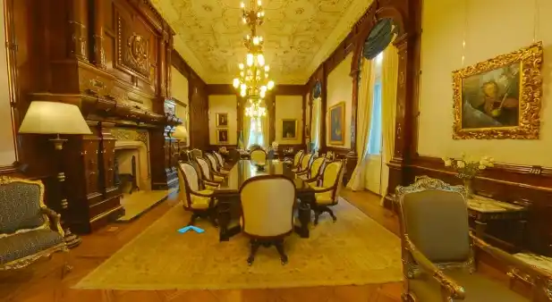 Flores blancas y sistema antimisiles: así dejó CFK el despacho