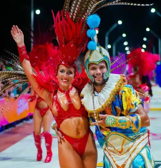 Angelina De Zan junto al Rey Momo- Si Si-