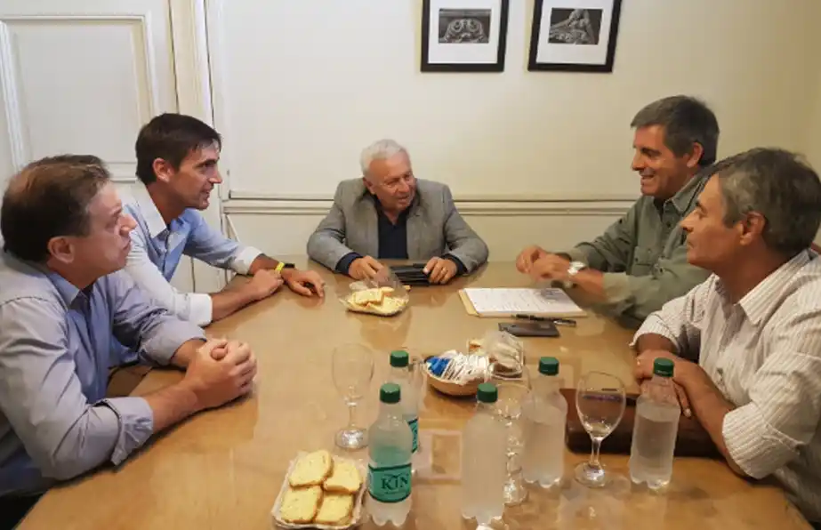 Mesa de Trabajo Regional: reunión en el Rectorado de la Universidad