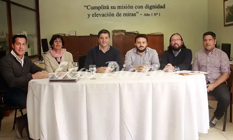 Debate en Ecos Diarios -FOTOGALERÍA-