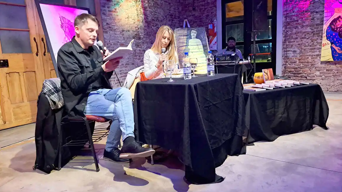 El autor. Del libro expone detalles de cómo fue la elaboración de la propuesta literaria