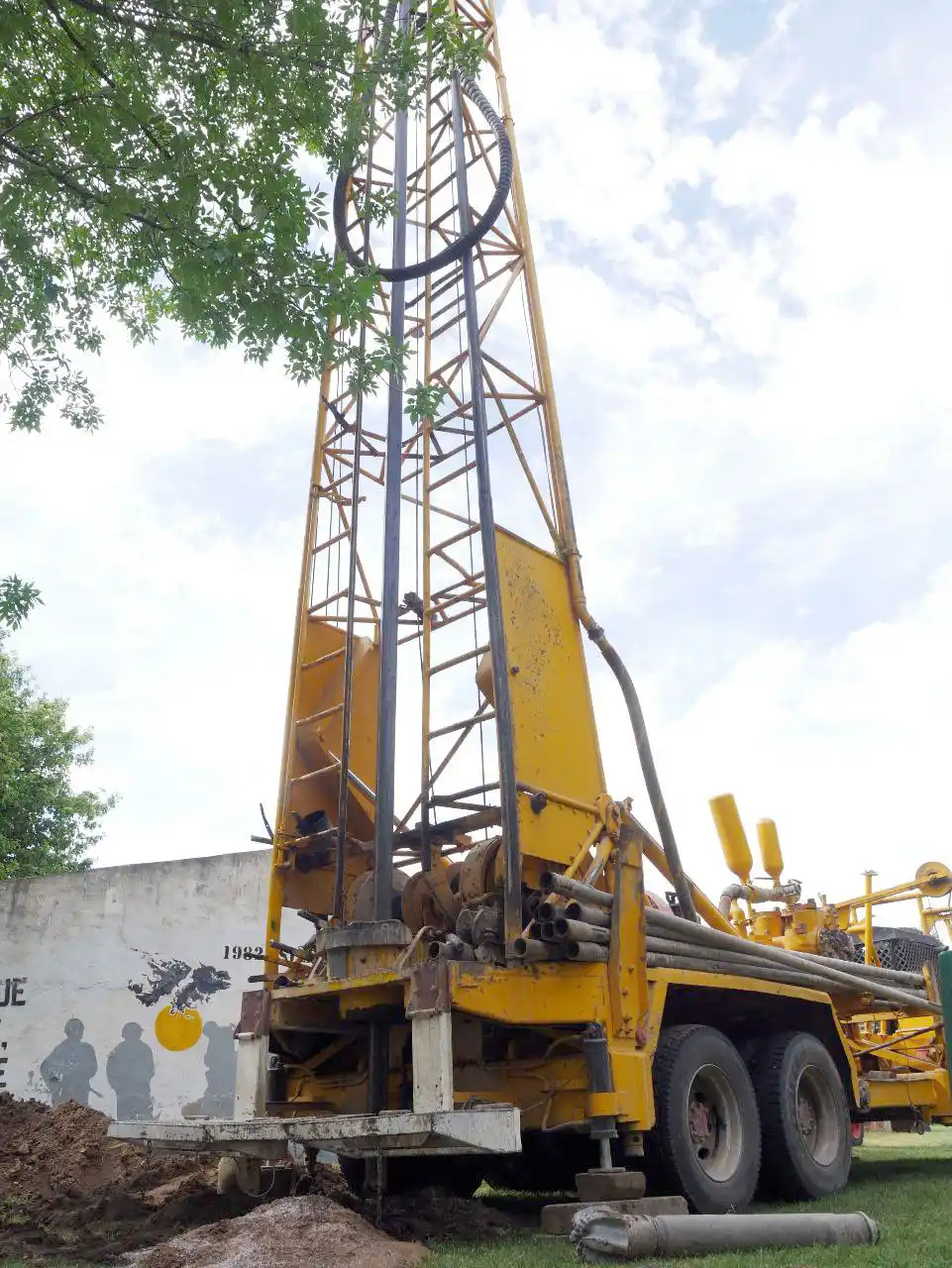 Agua. Comenzaron a construir un pozo