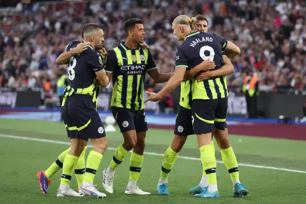 Triplete de Haaland para el triunfo del City