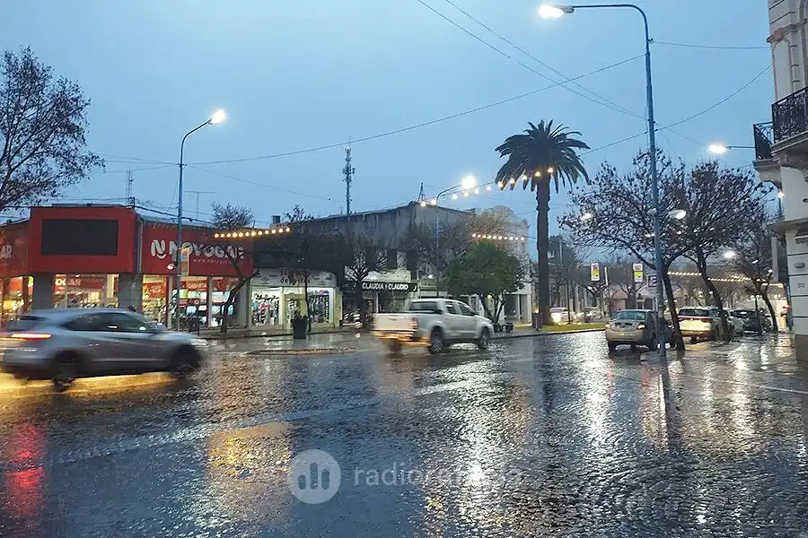¿Comienzo de martes con algunas gotas caídas del cielo?