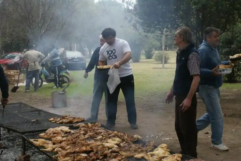 Trenque Lauquen: Organizaron una pollada para solventar los gastos de Germán Lauro en Moscú