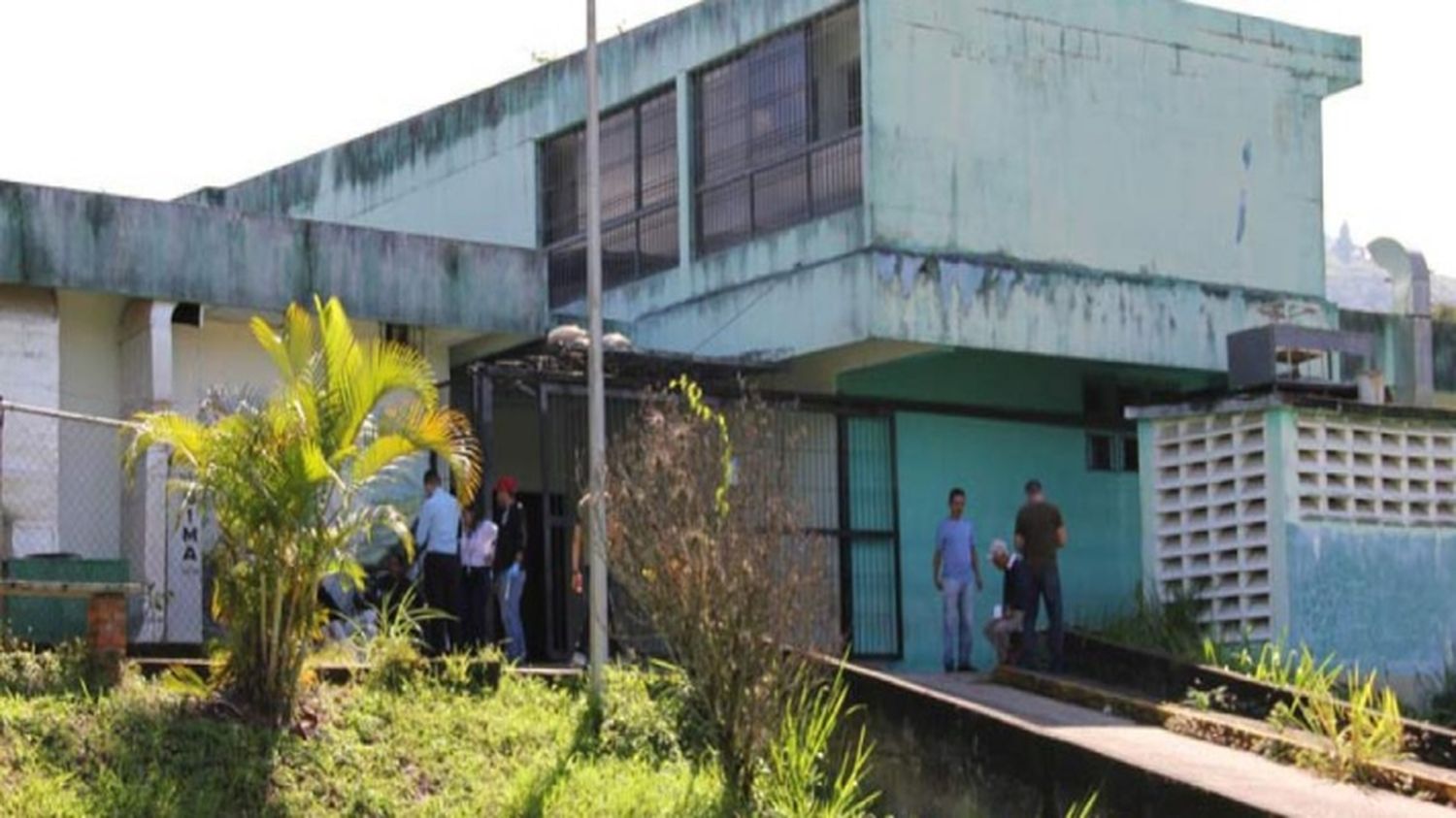 LE LANZÓ UNA PIEDRA EN LA CABEZA: un joven con problemas psiquiátricos asesinó a su tío mientras dormía