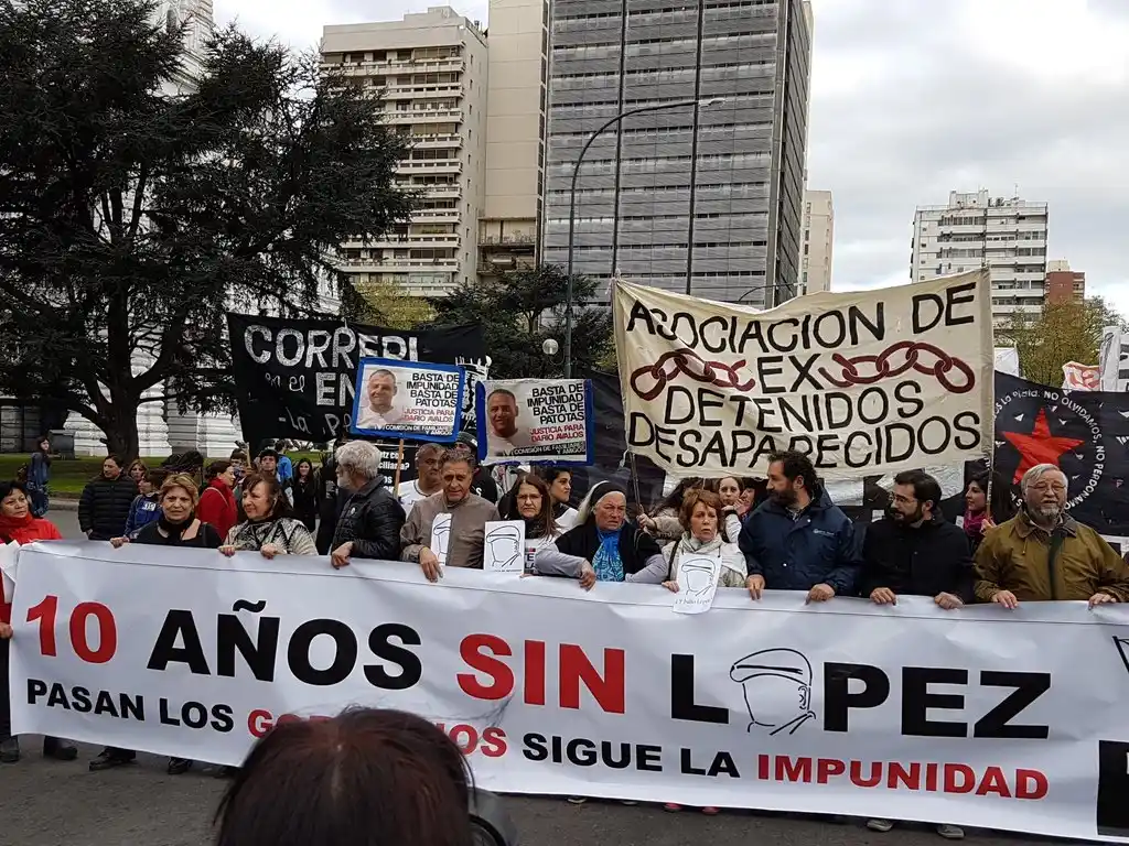 Masiva marcha a 10 años de la segunda desaparición de Jorge Julio López