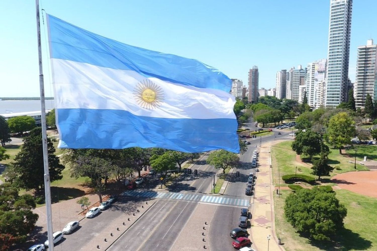 En el Día de la Bandera, Omar Perotti rindió homenaje a Manuel Belgrano en Rosario