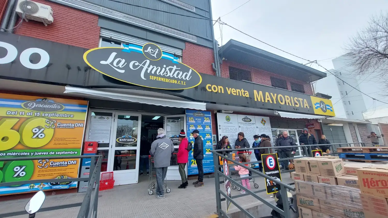 Supermercado La Amistad.